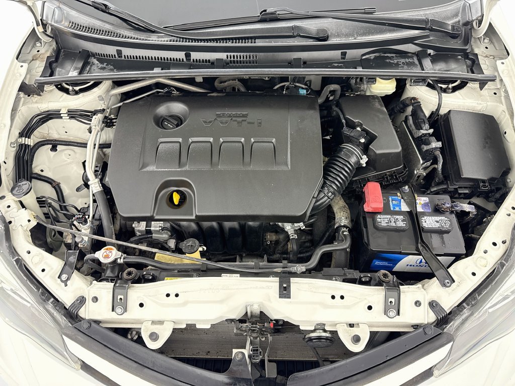 Used 2018 Toyota Corolla SE w/ Carpet Mat Package (TMS) FWD image 29
