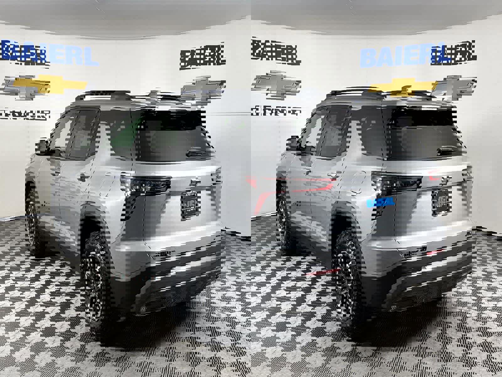 Used 2025 Chevrolet Equinox ACTIV image 3