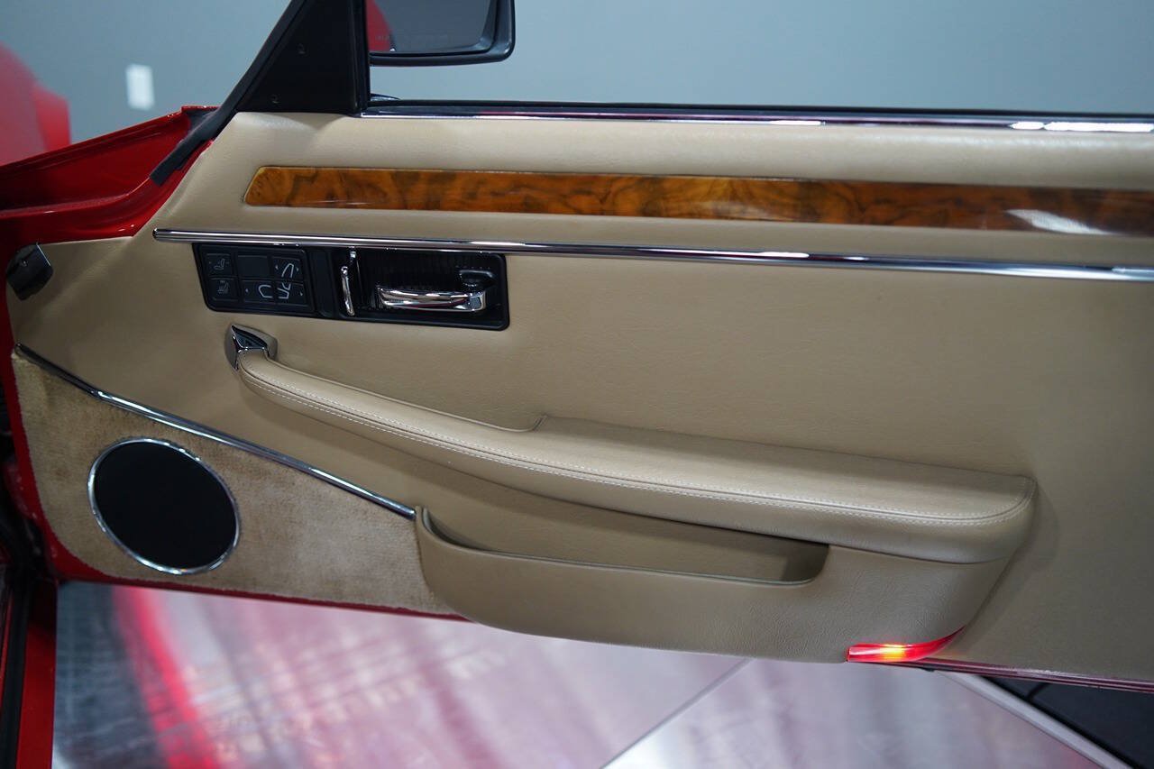 Used 1994 Jaguar XJS 4.0 Convertible RWD image 78