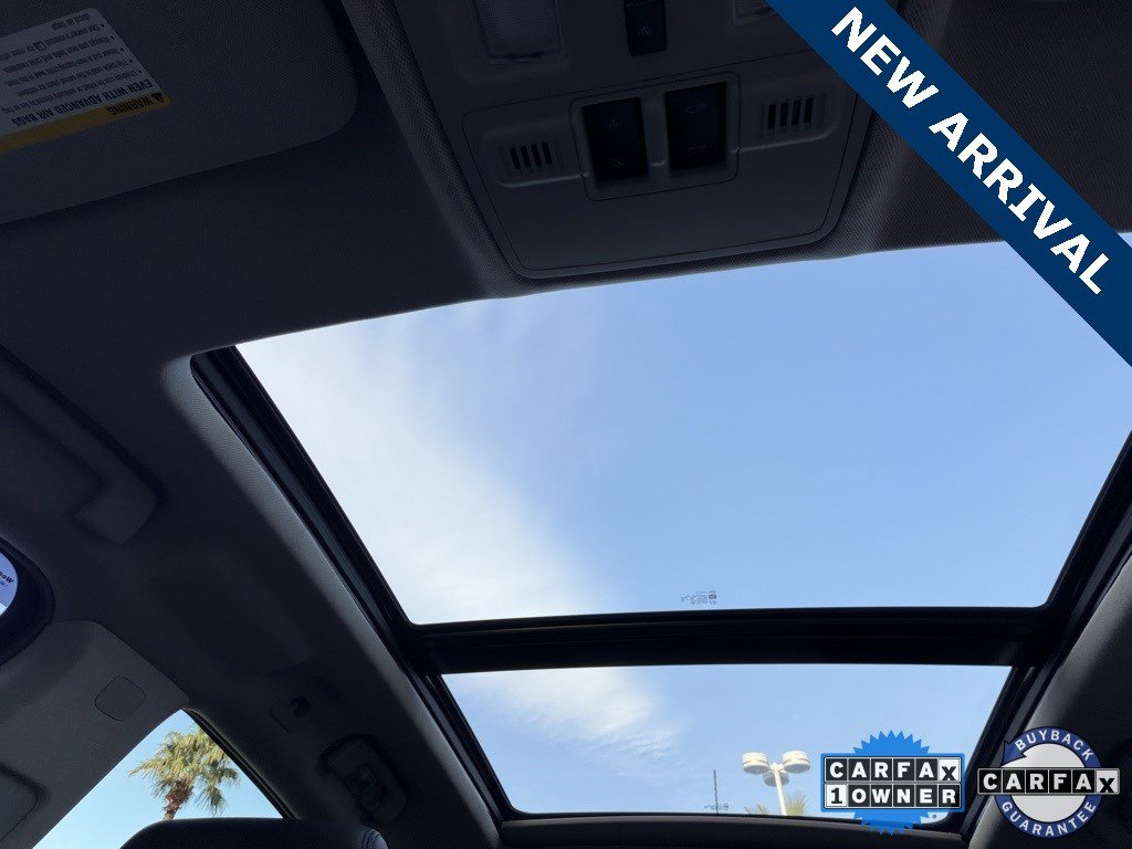 Used 2011 Cadillac SRX Luxury image 16