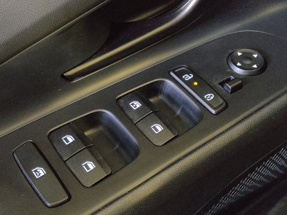 Used 2025 Hyundai Elantra Sport FWD image 27