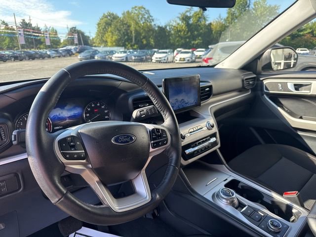 Used 2023 Ford Explorer XLT image 7
