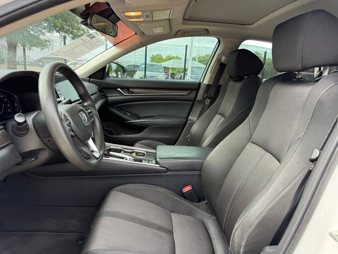 Used 2018 Honda Accord EX image 9