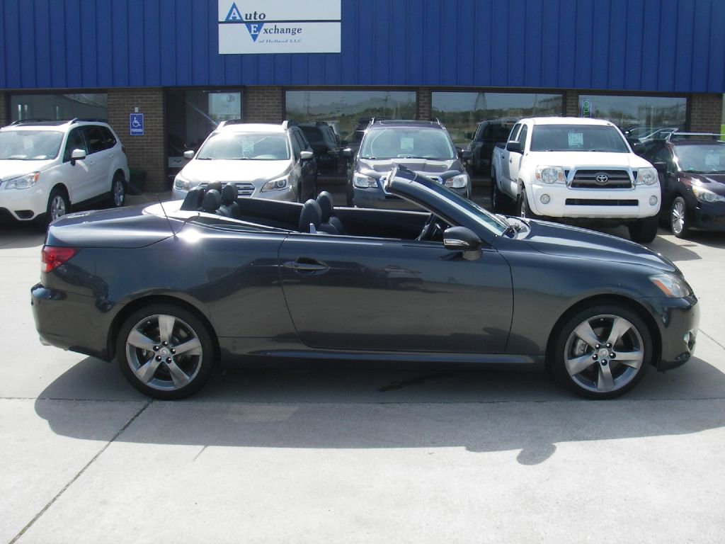 Used 2010 Lexus IS 250C image 4