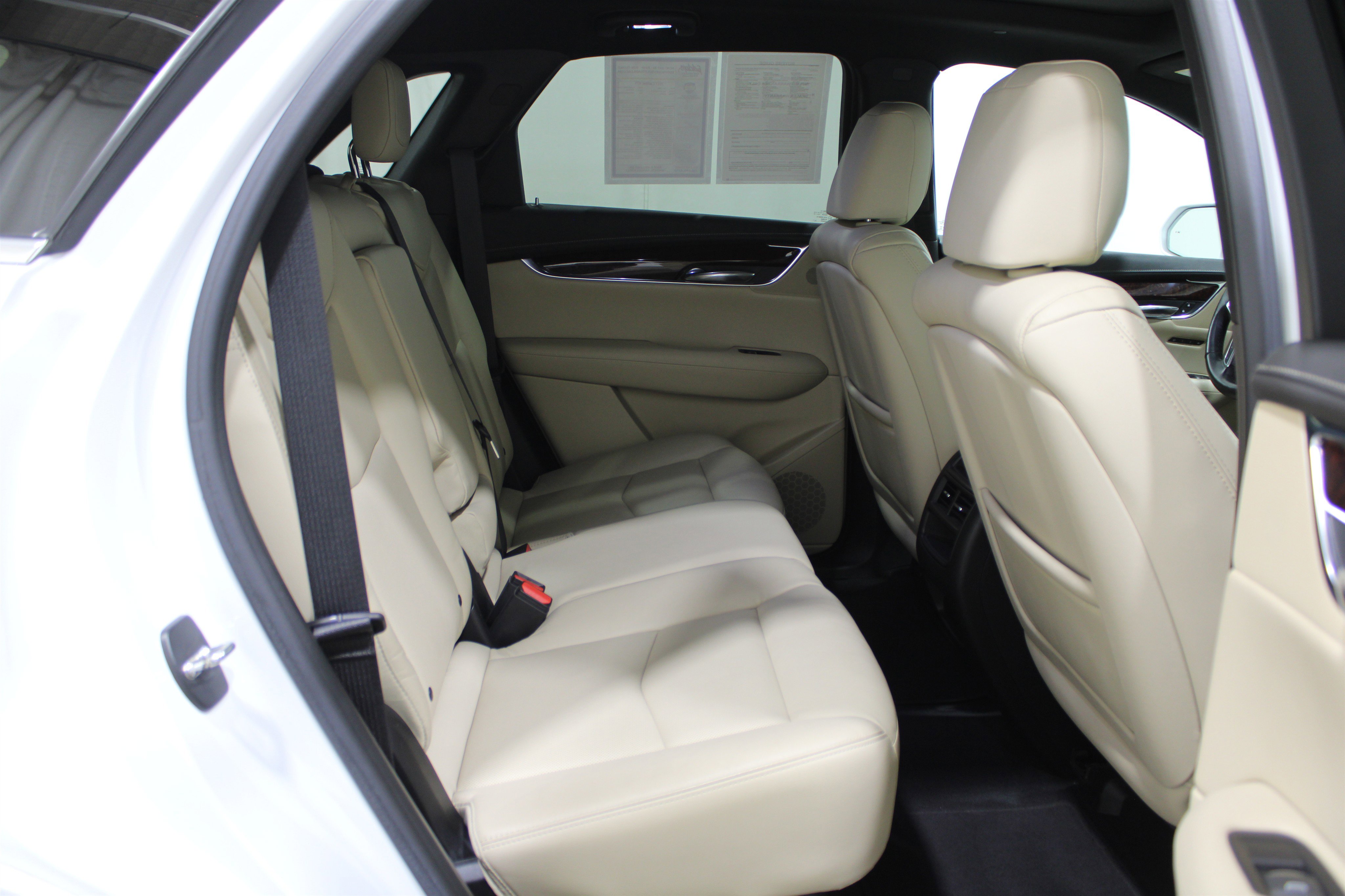 Used 2017 Cadillac XT5 Luxury w/ Driver Awareness Package image 29