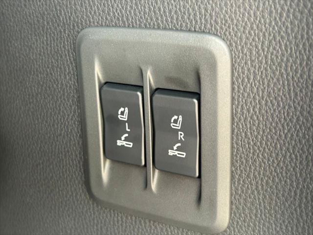 Certified 2025 Toyota 4Runner Platinum AWD/4WD image 45