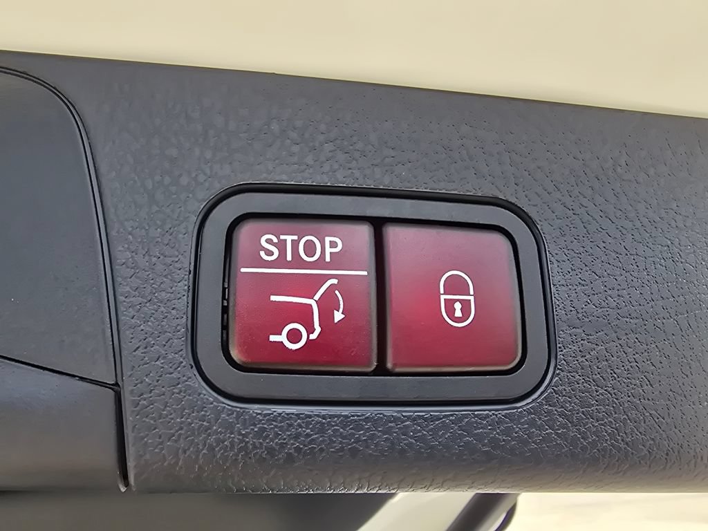 New 2026 Mercedes-Benz GLB 250 4MATIC image 19