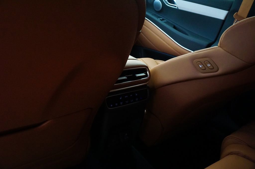 New 2025 Genesis GV80 3.5T Prestige image 18