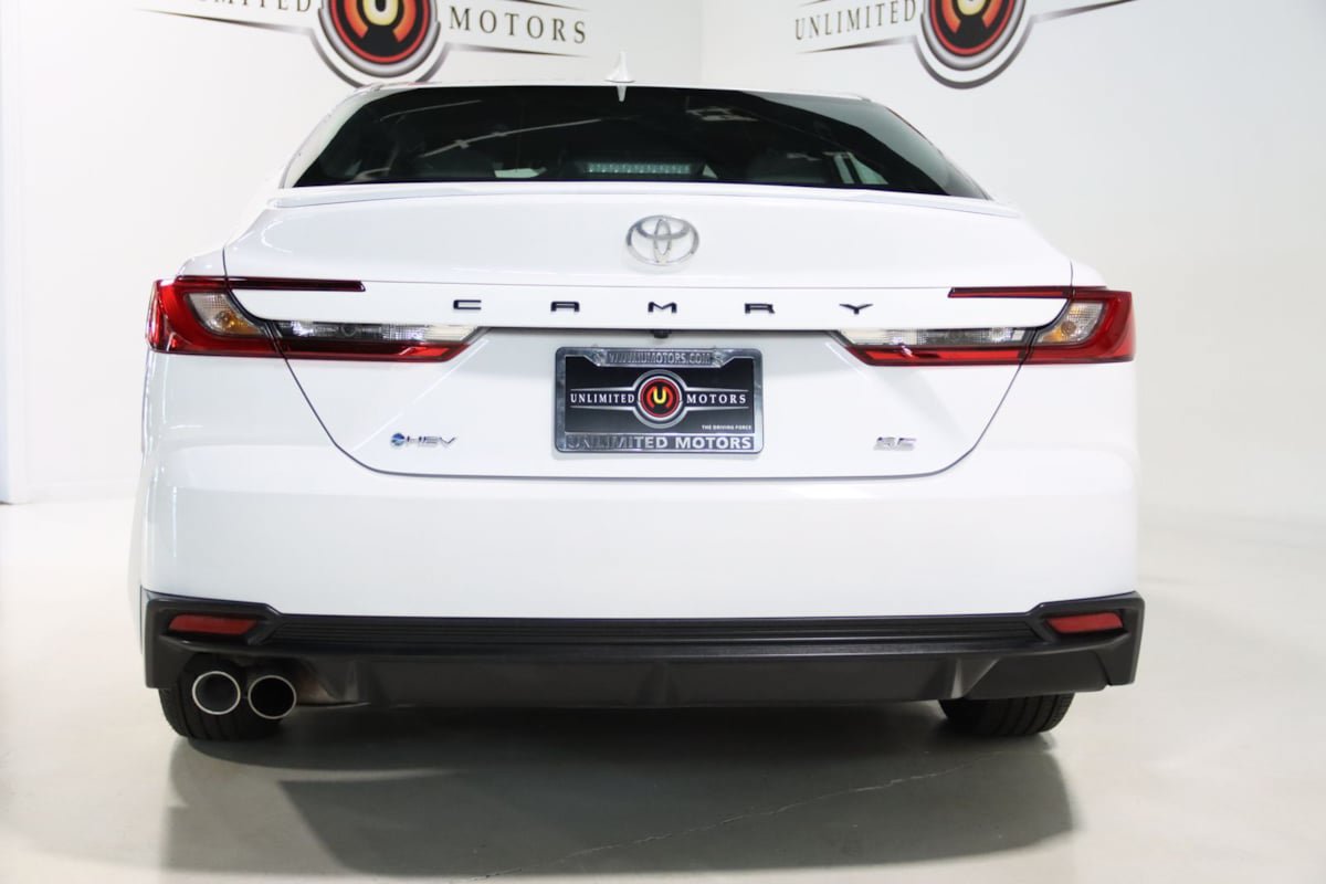 Used 2026 Toyota Camry SE FWD image 24