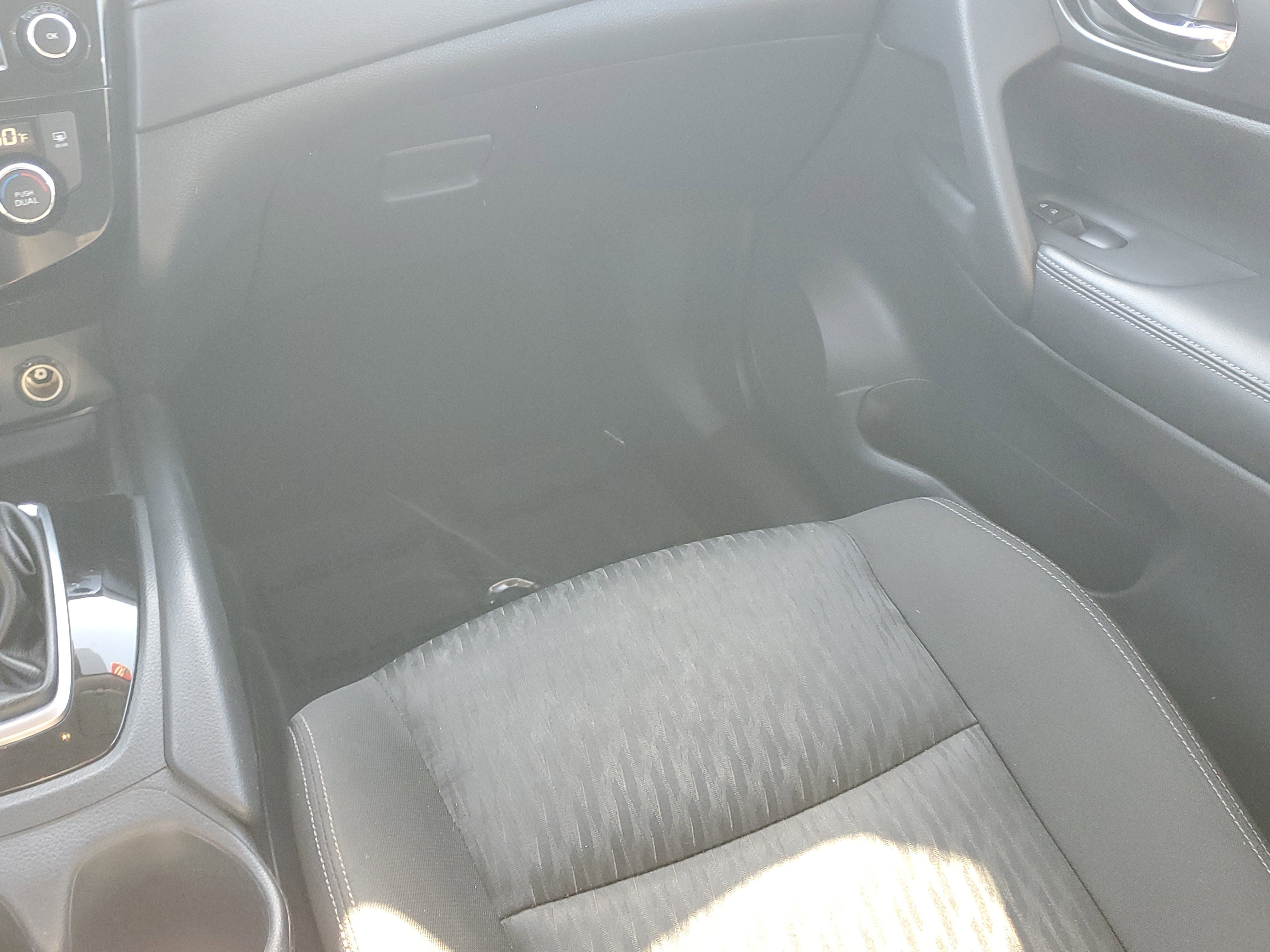 Used 2020 Nissan Rogue SV image 18