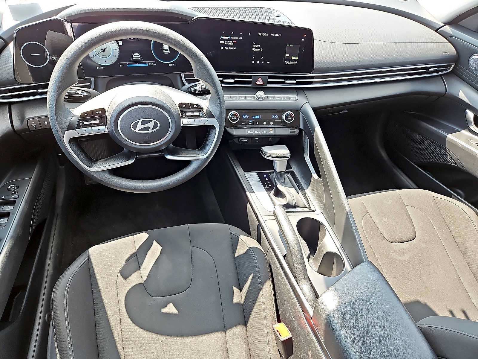 Used 2024 Hyundai Elantra SEL FWD image 11