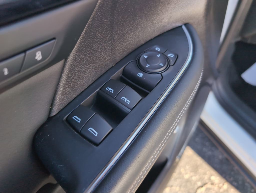 Used 2022 Buick Envision Essence w/ Technology Package I image 16