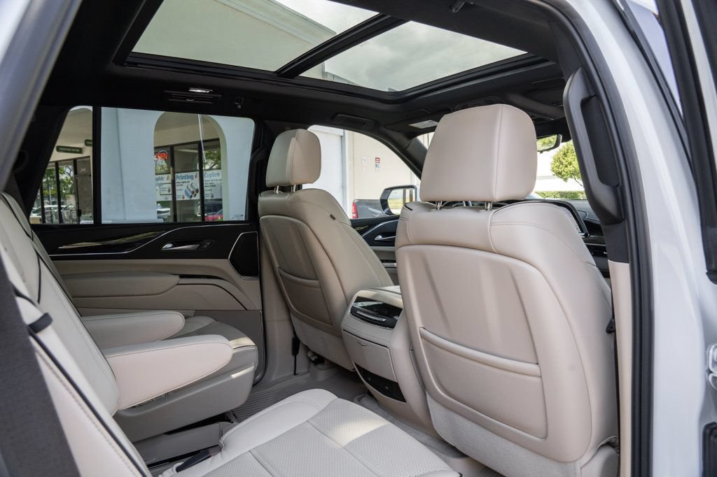 Used 2023 Cadillac Escalade Premium Luxury w/ Performance Package AWD/4WD image 27