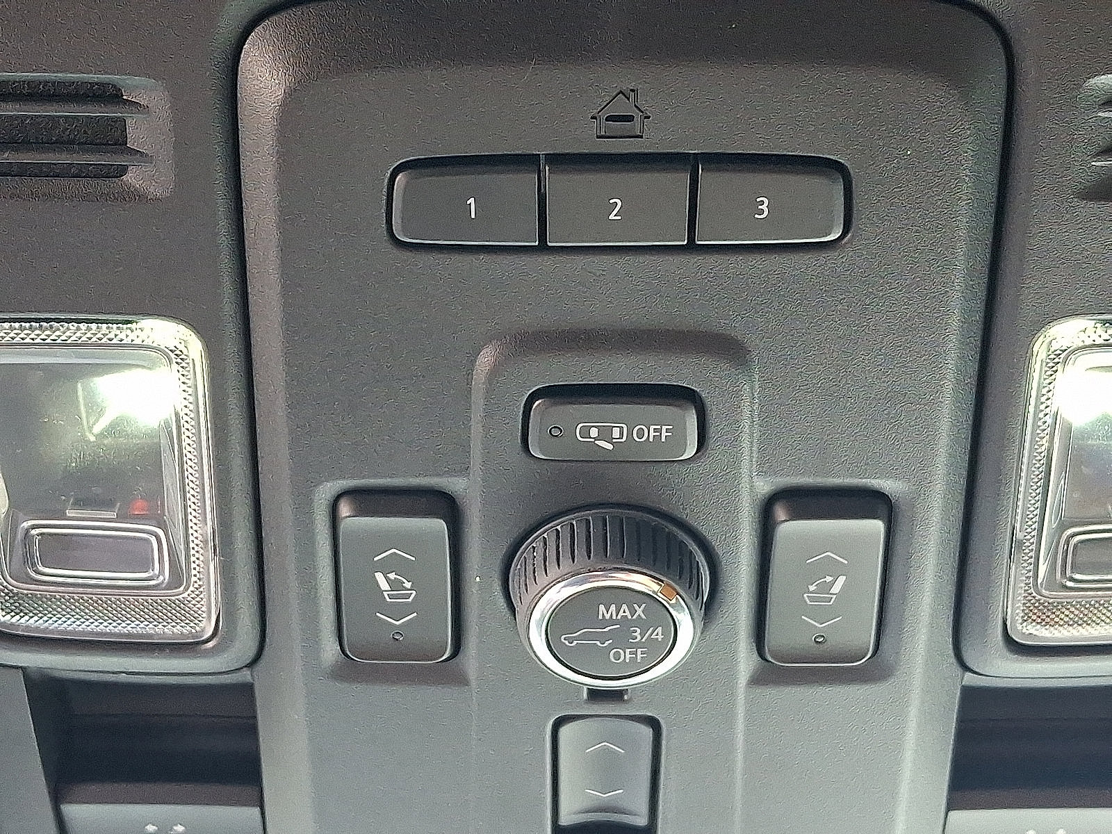 Used 2023 GMC Yukon Denali Ultimate AWD/4WD image 36