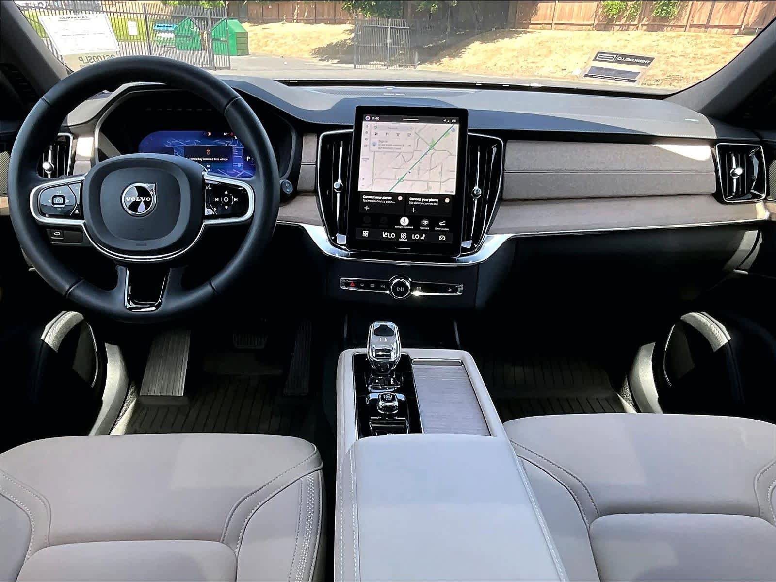 Used 2026 Volvo XC90 B6 Plus w/ Protection Package Premier AWD/4WD image 17