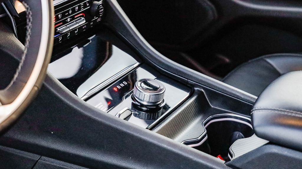 Certified 2024 Jeep Grand Cherokee L Limited w/ Luxury Tech Group II image 25