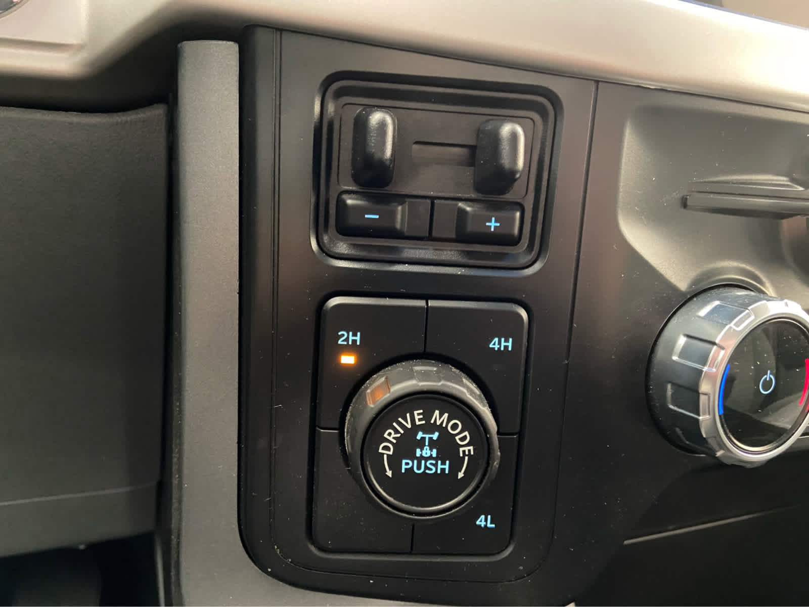 Used 2022 Ford F150 XLT w/ Equipment Group 302A High image 36