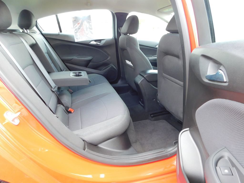 Used 2017 Chevrolet Cruze LT w/ Convenience Package FWD image 20