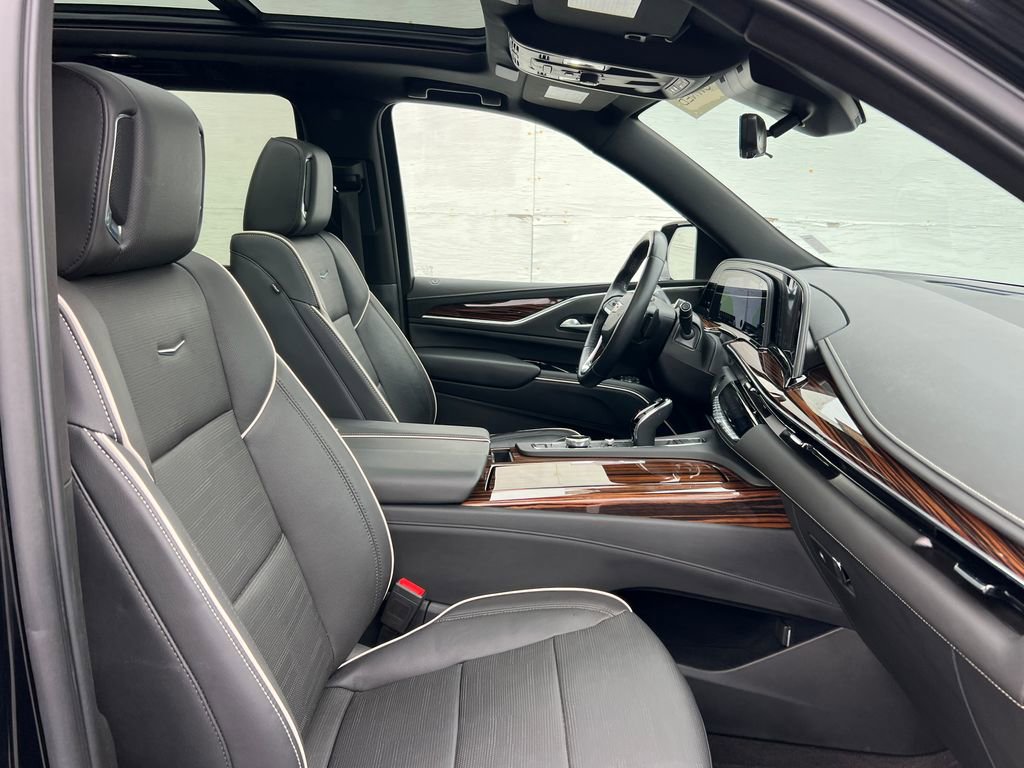 Certified 2023 Cadillac Escalade Premium Luxury image 28
