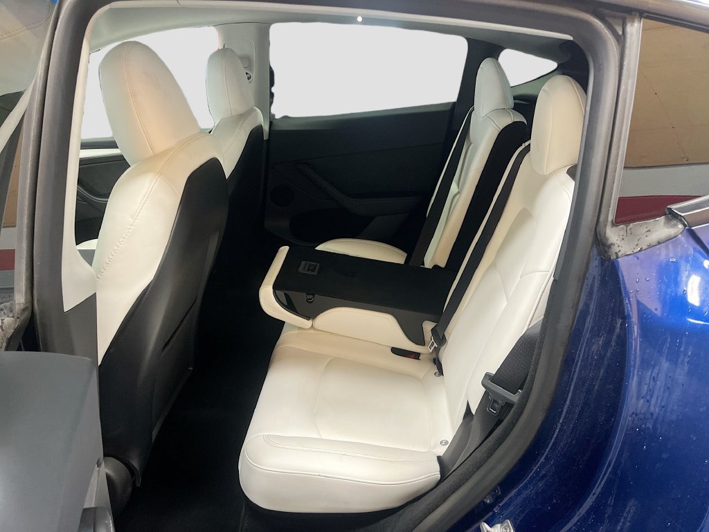 Used 2023 Tesla Model Y Long Range AWD/4WD image 23