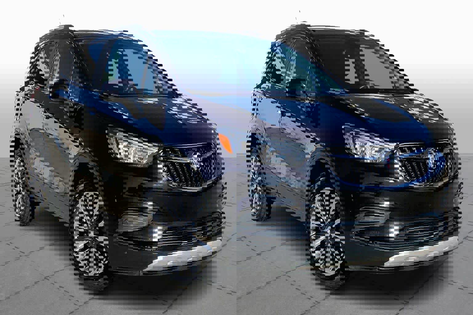 Used 2022 Buick Encore Preferred w/ Safety Package FWD image 3