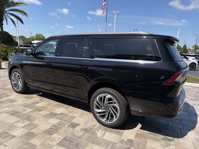 New 2026 Lincoln Navigator L Reserve AWD/4WD image 4