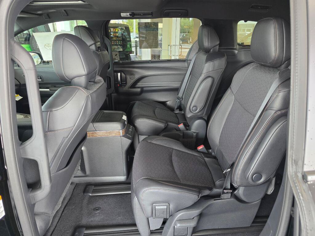 New 2026 Toyota Sienna Platinum AWD/4WD image 35