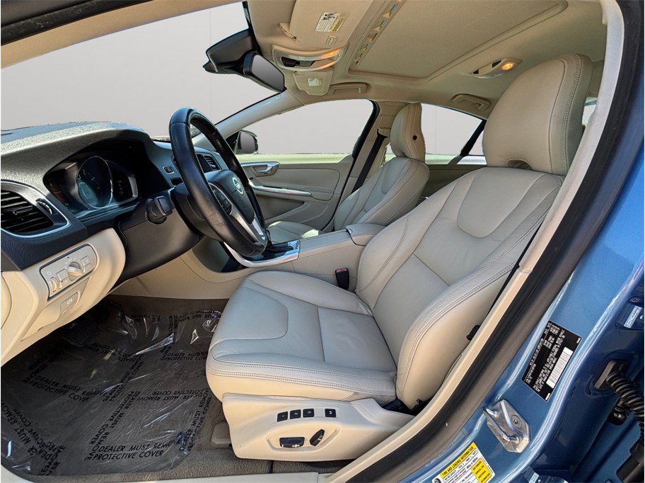 Used 2014 Volvo S60 T5 FWD image 2