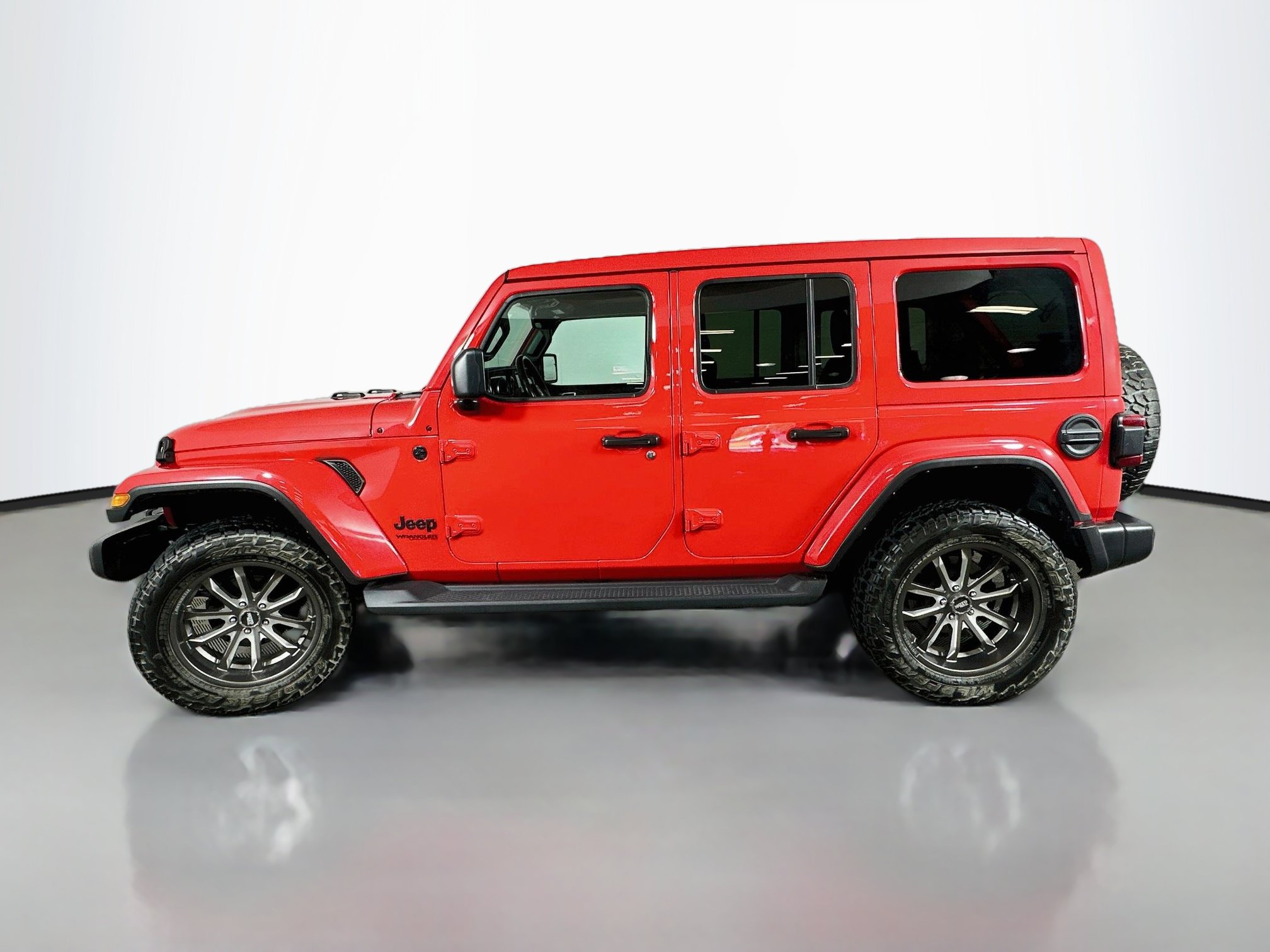 Used 2021 Jeep Wrangler Unlimited Sahara AWD/4WD image 4