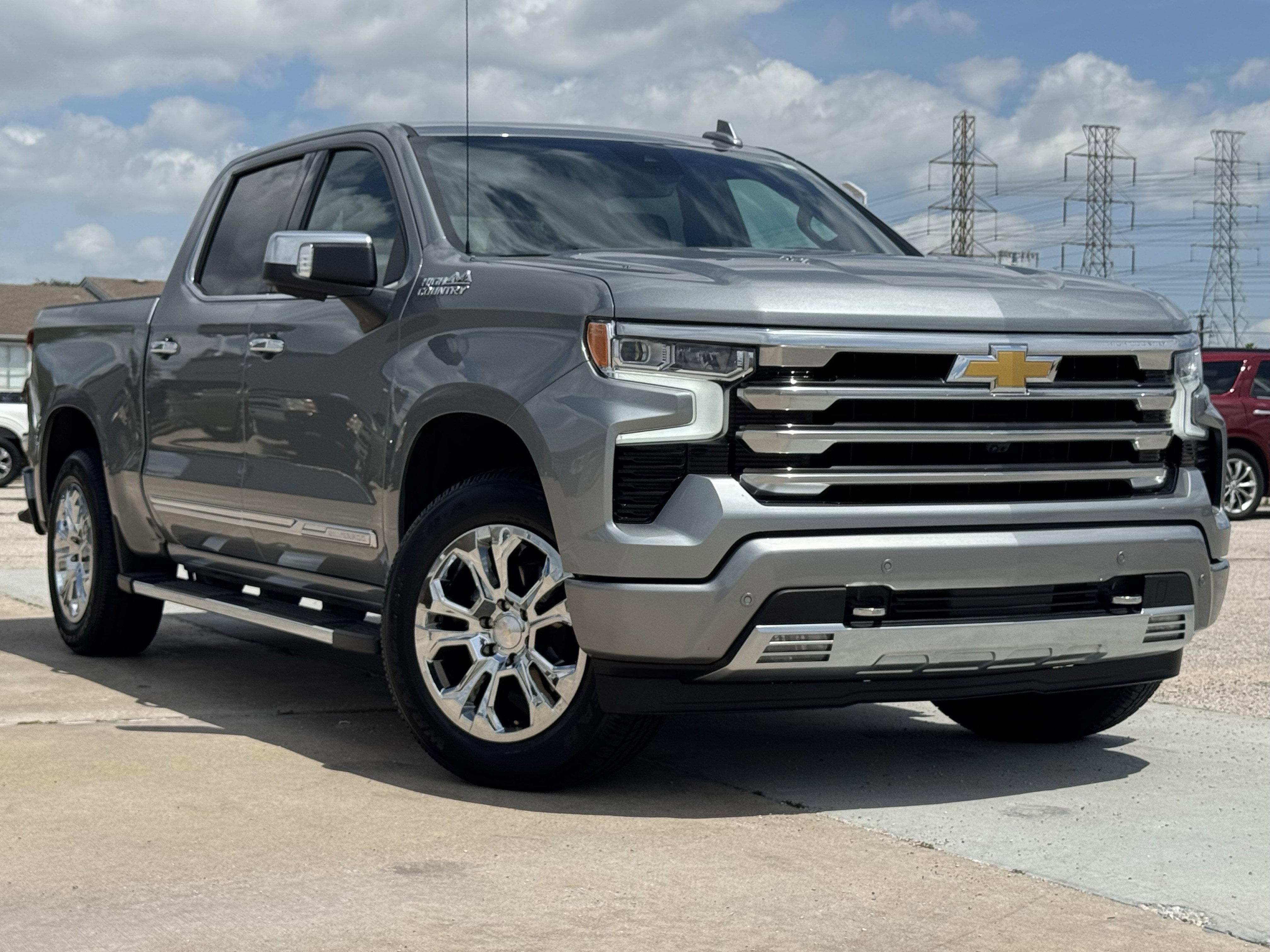 Used 2024 Chevrolet Silverado 1500 High Country w/ Technology Package AWD/4WD image 2