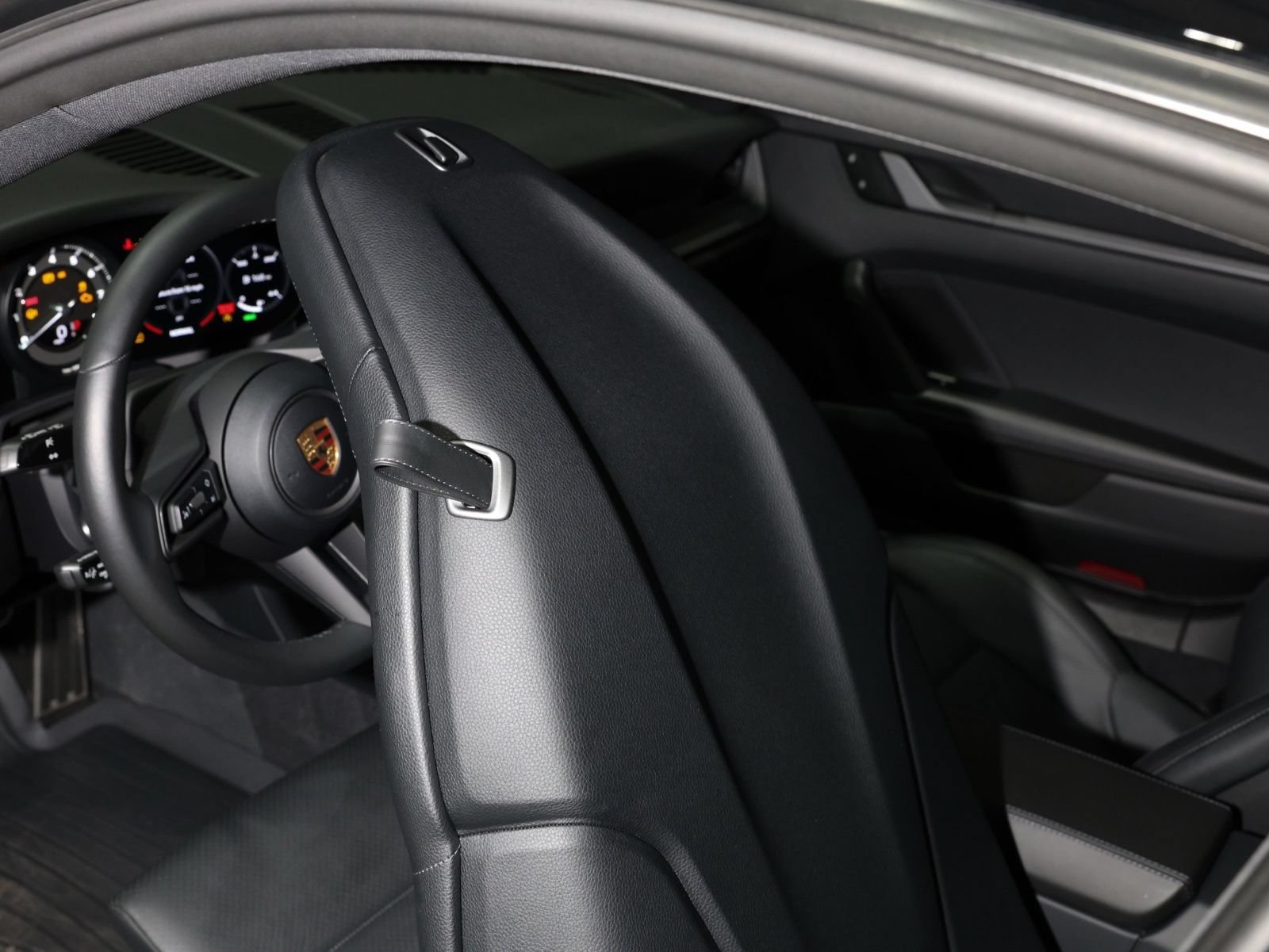 Used 2022 Porsche 911 Carrera RWD image 18