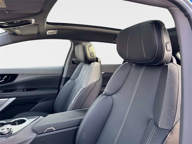 New 2026 Cadillac Optiq Luxury 1 image 17