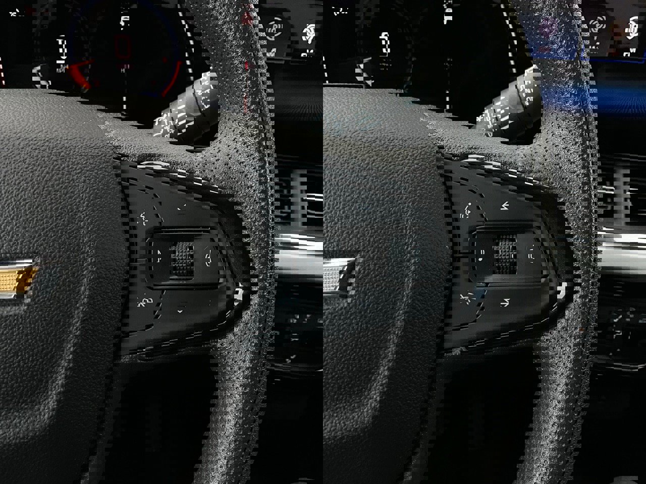 Used 2025 Chevrolet Trax LT image 33