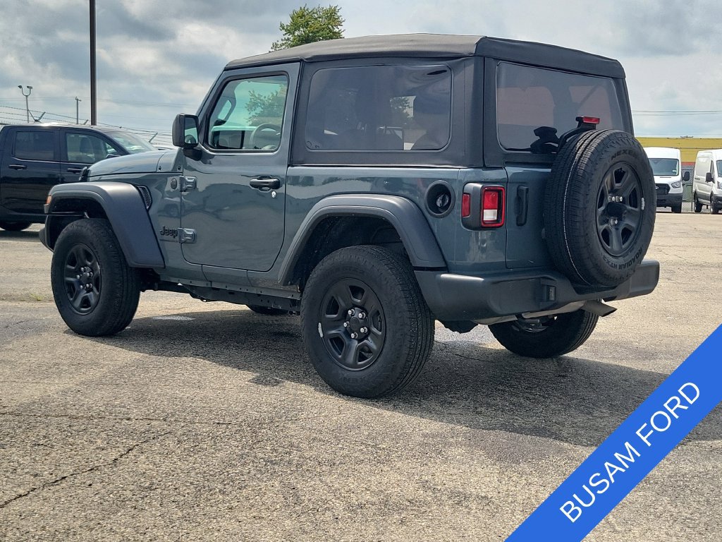 Used 2025 Jeep Wrangler Sport AWD/4WD image 3