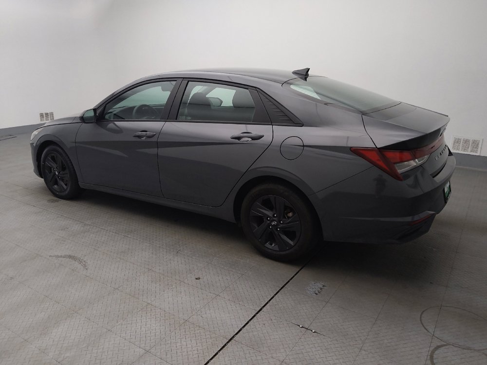 Used 2023 Hyundai Elantra SEL image 3