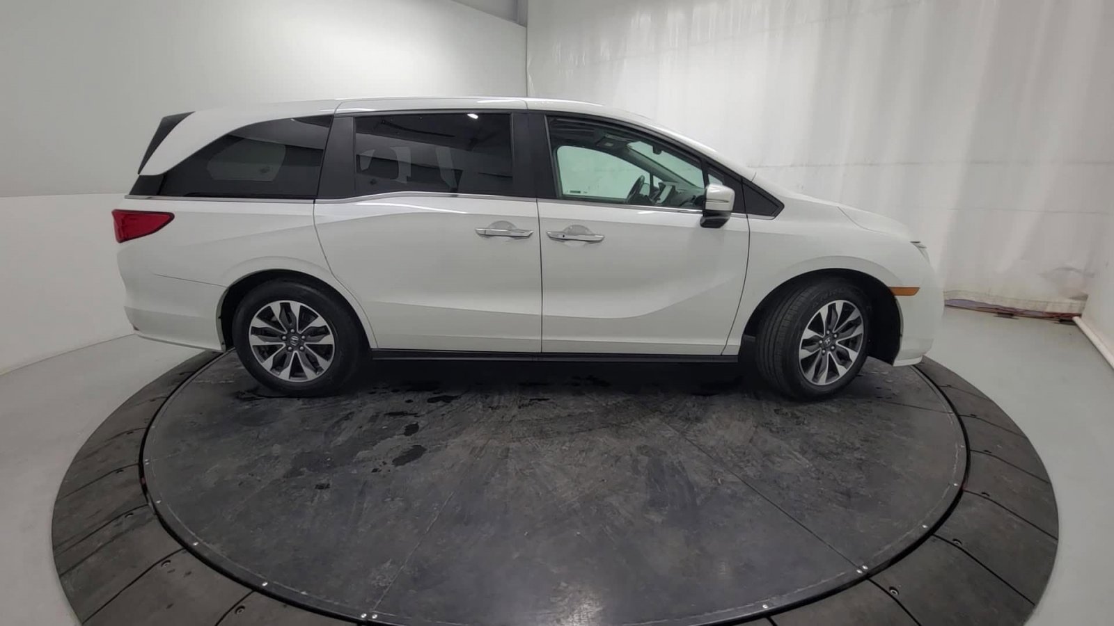Used 2023 Honda Odyssey EX-L image 11