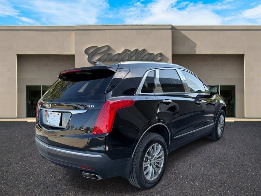Used 2018 Cadillac XT5 Luxury w/ Driver Awareness Package FWD image 3