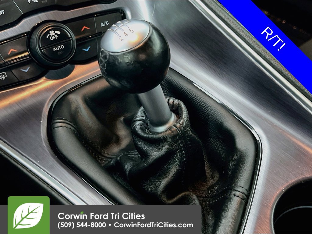 Used 2018 Dodge Challenger R/T RWD image 9