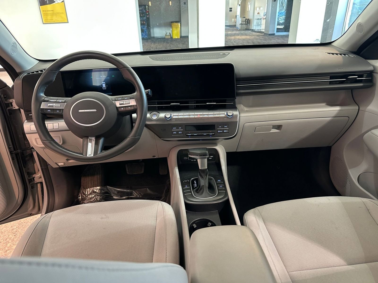 Used 2025 Hyundai Kona SEL image 33