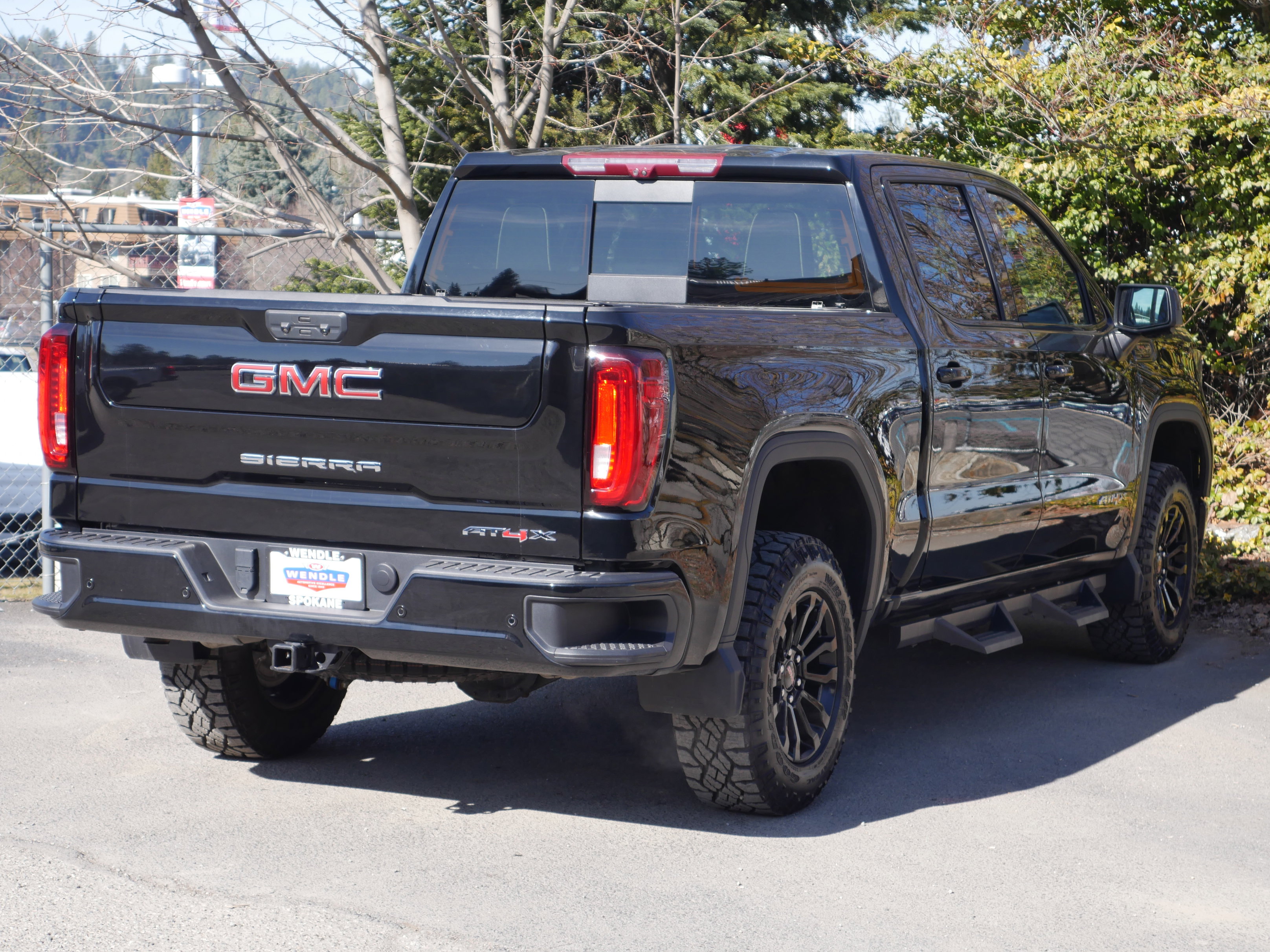 Used 2022 GMC Sierra 1500 AT4X image 32