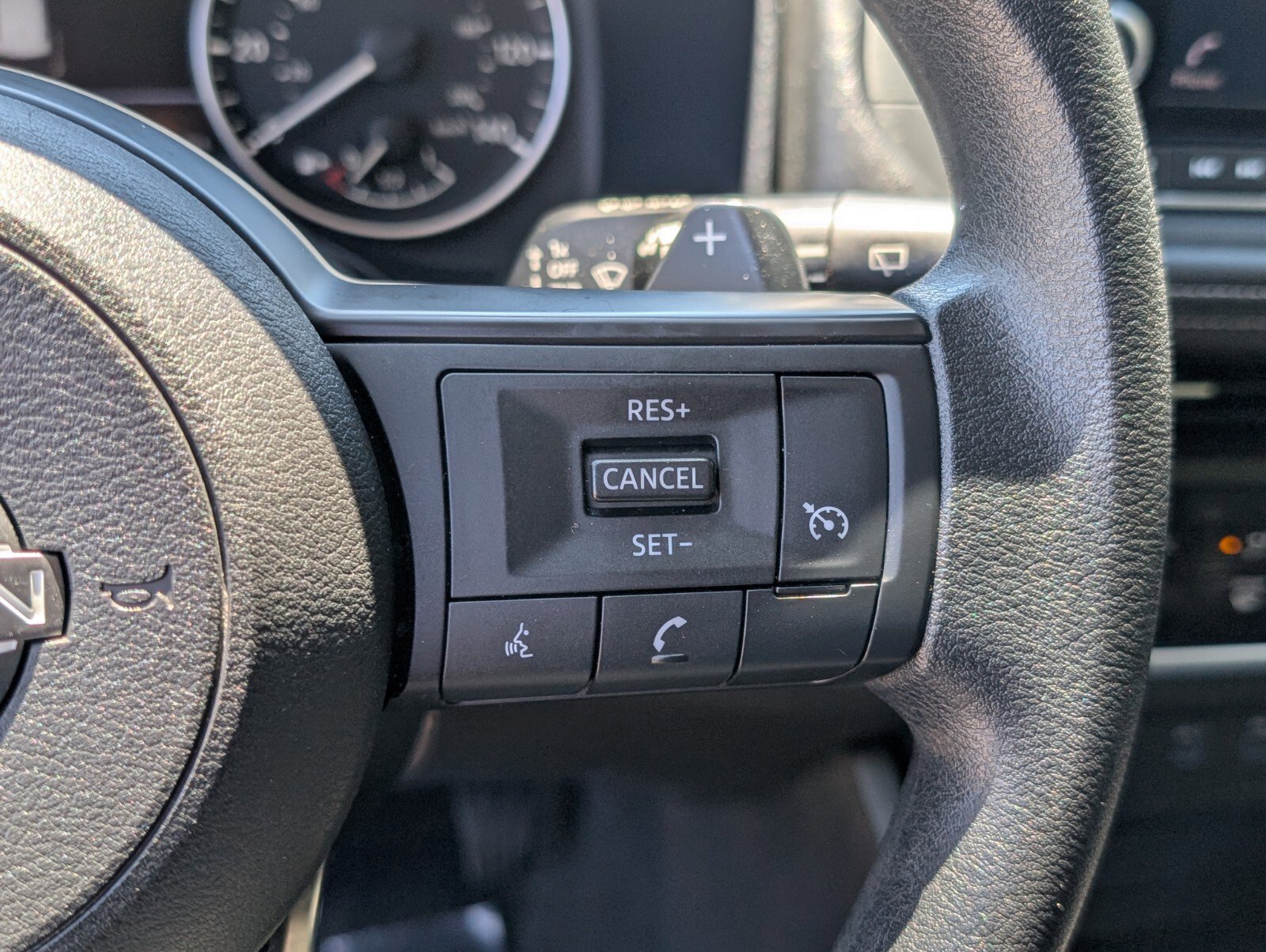 Used 2023 Nissan Rogue S FWD image 29