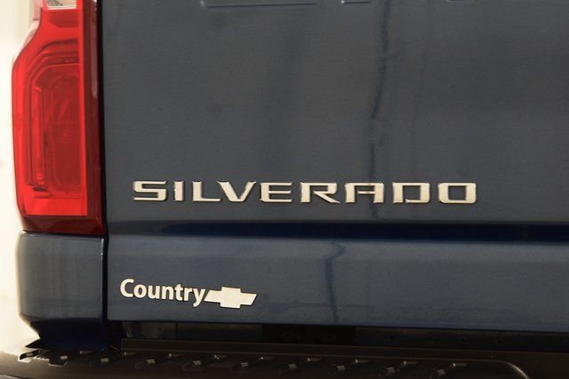 Used 2024 Chevrolet Silverado 3500 High Country w/ Technology Package AWD/4WD image 27