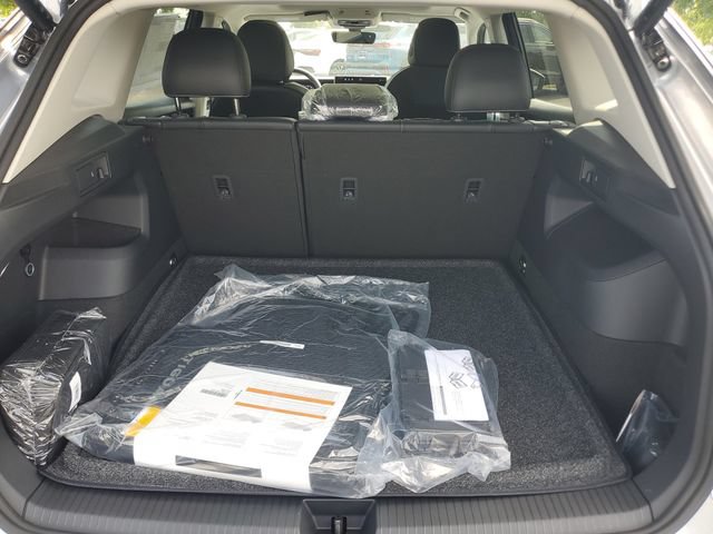 New 2026 Volkswagen Tiguan SE AWD/4WD image 8