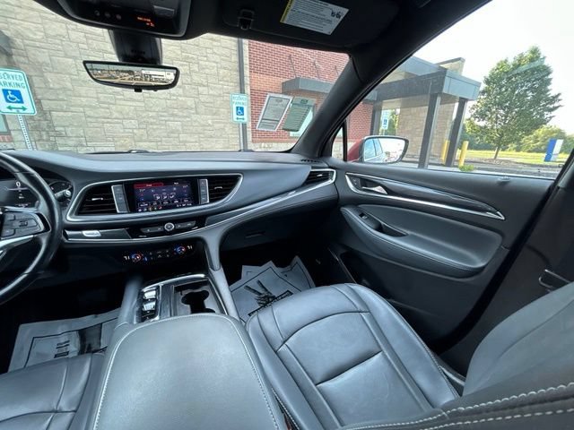Used 2022 Buick Enclave Premium AWD/4WD image 52