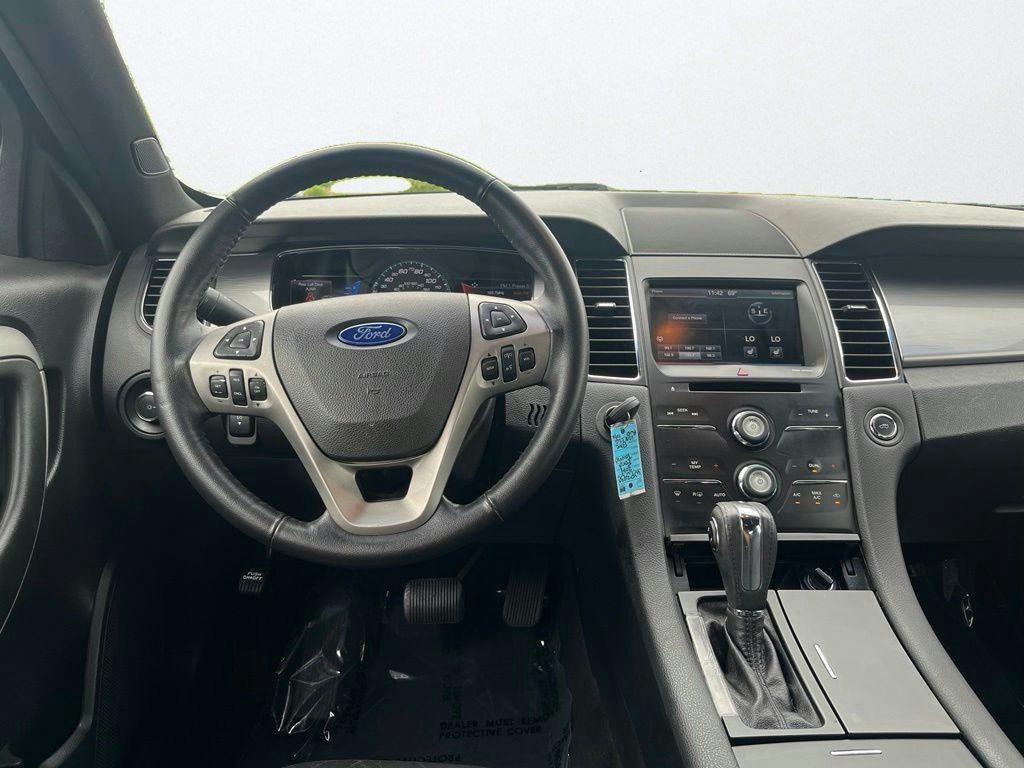 Used 2014 Ford Taurus SEL w/ Equipment Group 201A FWD image 18