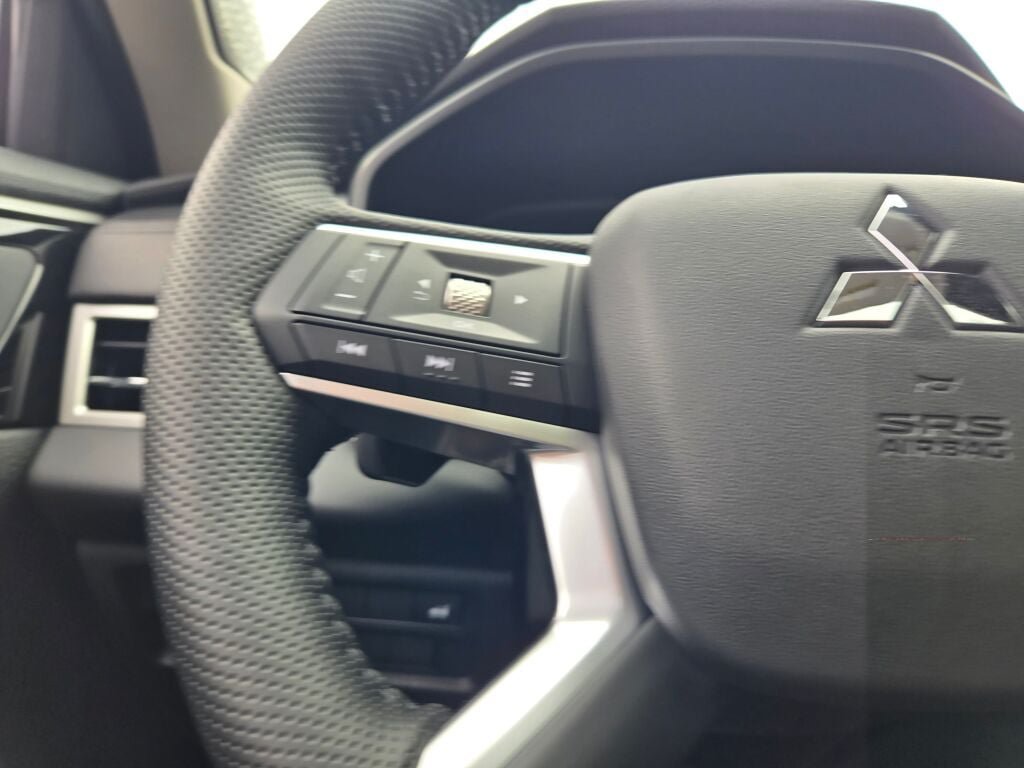 New 2026 Mitsubishi Outlander SE AWD/4WD image 28