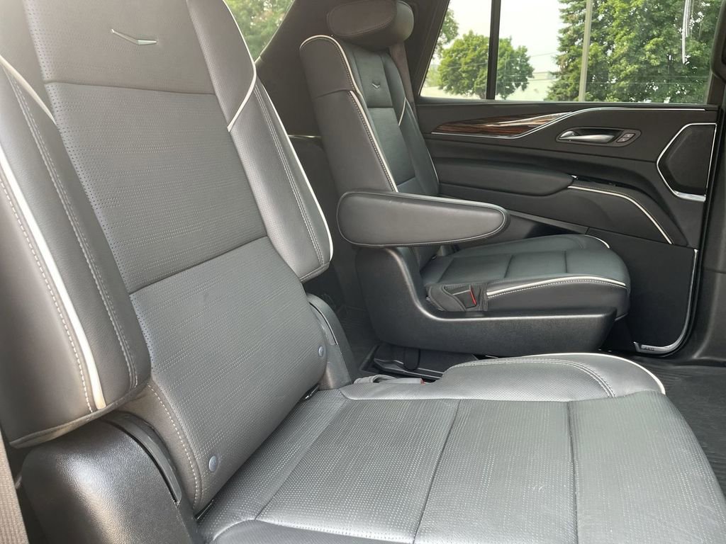 Used 2024 Cadillac Escalade Premium Luxury w/ LPO, Floor Liner Package image 18