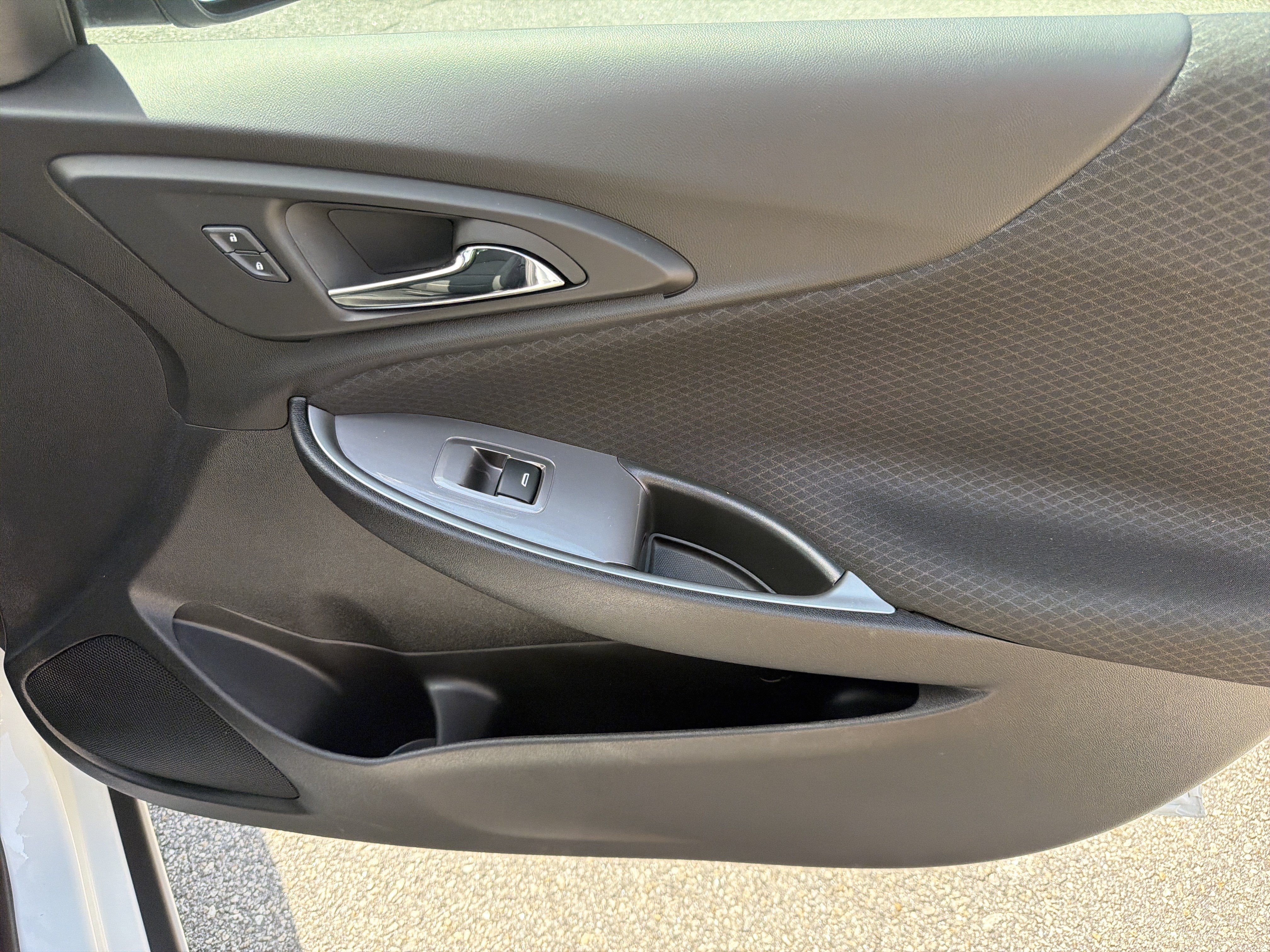 Used 2024 Chevrolet Malibu RS FWD image 25