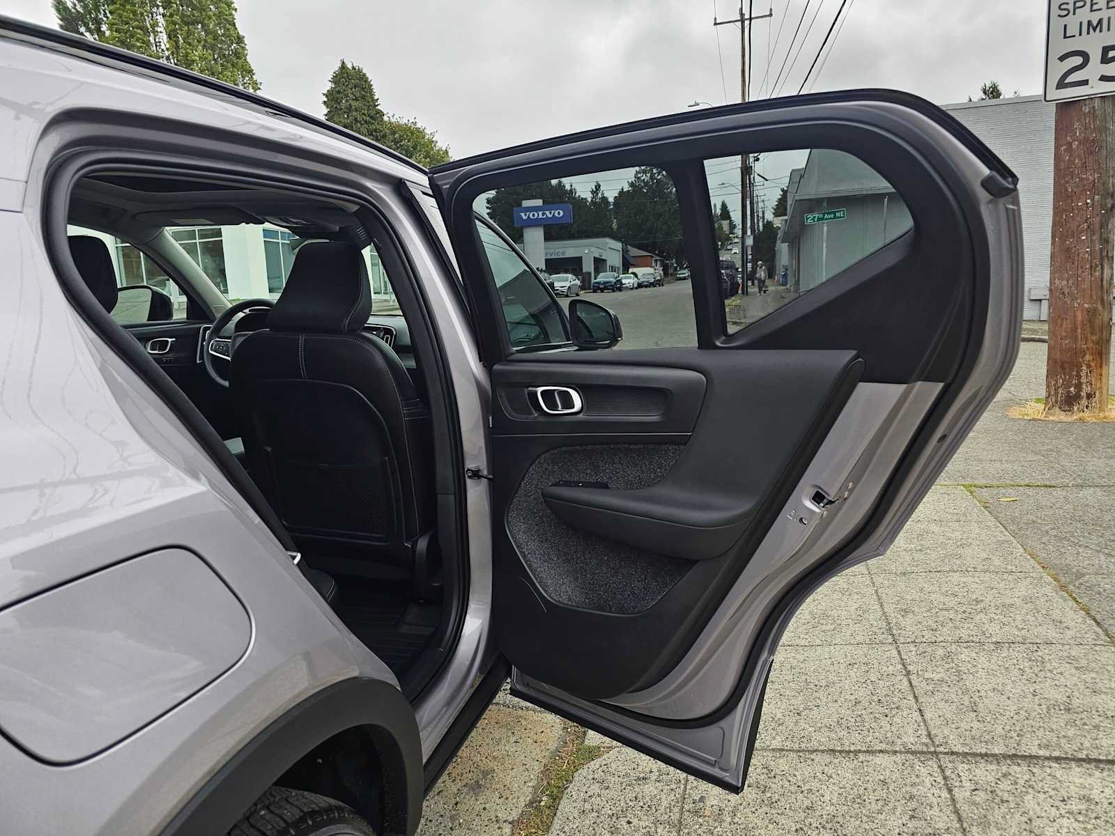 New 2026 Volvo XC40 B5 Plus w/ Protection Package Premier AWD/4WD image 13