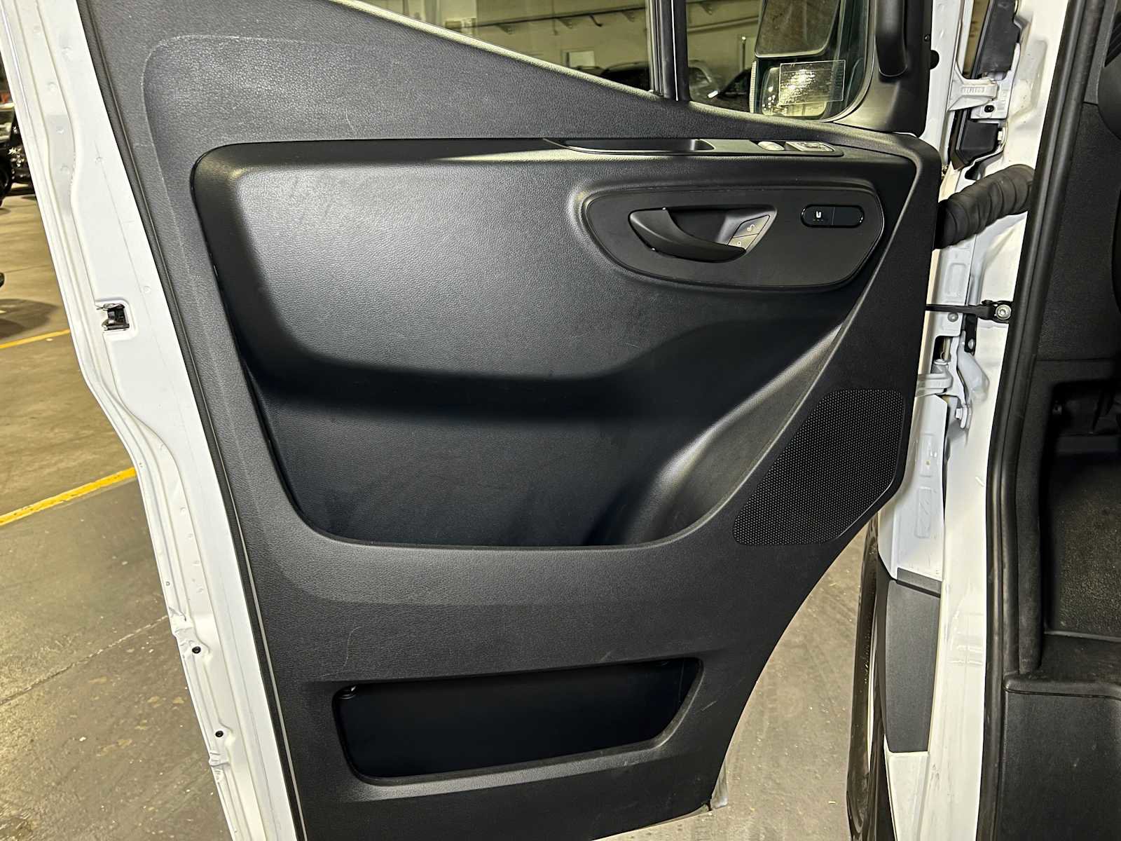Used 2025 Mercedes-Benz Sprinter 2500 image 21